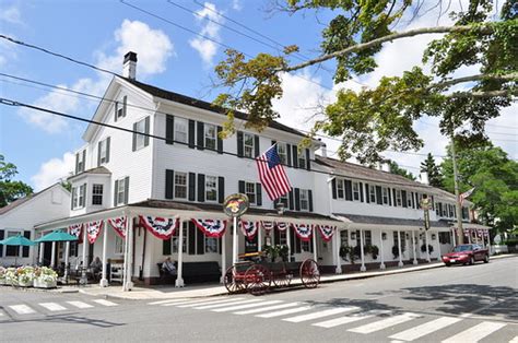 Essex CT Griswold Inn 03 | Joe Mabel | Flickr 