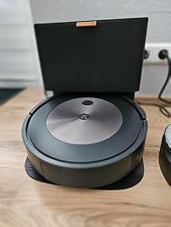 Amazon de iRobot Roomba j7 WLAN fähiger Saugroboter mit