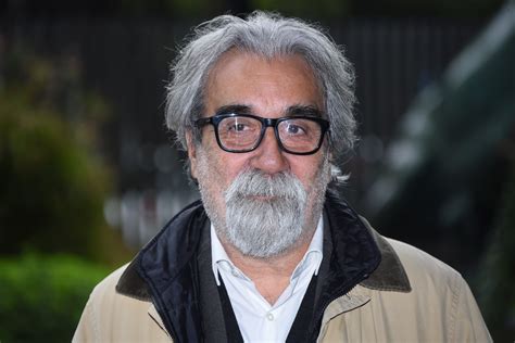 Sanremo Beppe Vessicchio Polemico L Appello Ad Amadeus