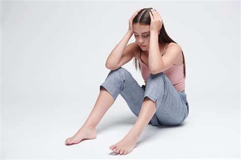 Premium Photo Emotionally Exhausted Brunette Girl Having Panic Attack