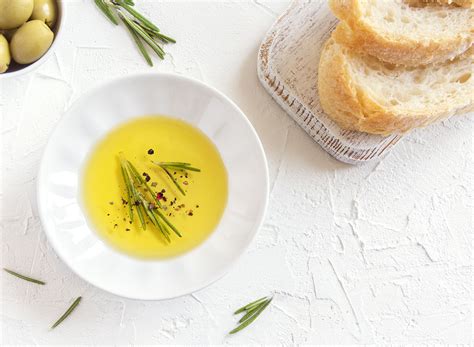 What Happens To Your Body When You Eat Olive Oil — Eat This Not That