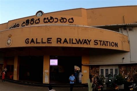 How To Take The Stunning Galle To Colombo Train 2023