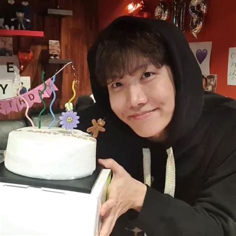 💜we Love Hobi💜 On Instagram “ 🥳💜🎂 Hobi☀️ I Love You Happy Birthday 💜