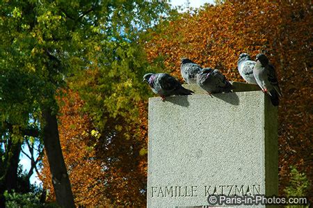 Pere Lachaise cemetery, autumn colours