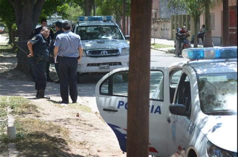 Madre e hija fueron atacadas por una patota en el barrio La Católica