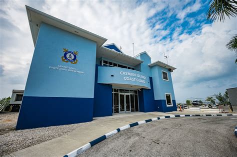 Drug boat sinks after ramming Coast Guard vessel - Cayman Compass