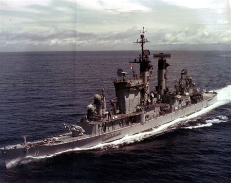 File:USS Chicago (CG-11) underway in early 1970s.jpg - Wikimedia Commons