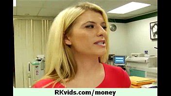 Muéstranos algo de coño te daré dinero en efectivo XVIDEOS