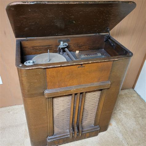 Antique RCA Victrola Radio Cabinet Victrola Records BB DW