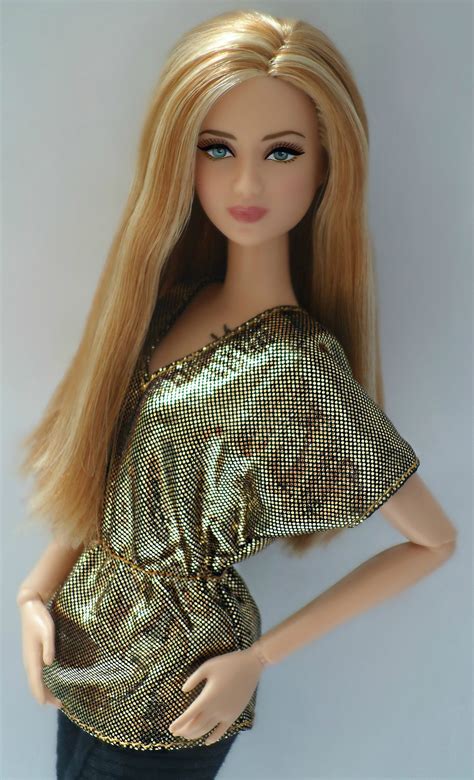 Divergent Tris Barbie Doll | Designer outfits woman, Barbie clothes