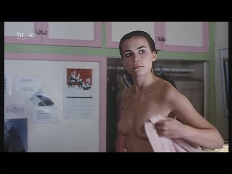 Naked Valérie Kaprisky in Breathless
