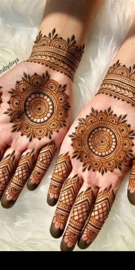 50 Latest Arabic Mehndi Designs That Unveil The Elegance