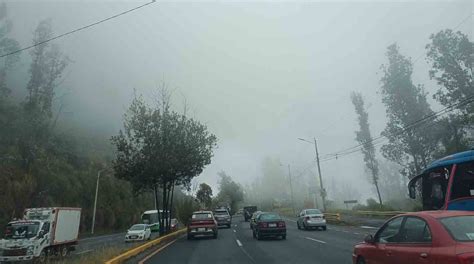 La Lluvia Complica El Tránsito Vehicular En Quito El Comercio