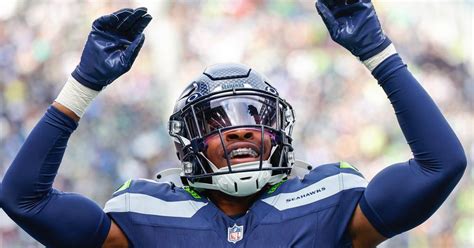 Seahawks Devon Witherspoon Named Nfl Defensive Rookie Of The Month