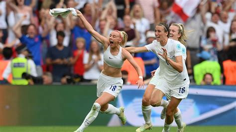 Euro S Final Win Chloe Kelly S Powerful Topless Celebration