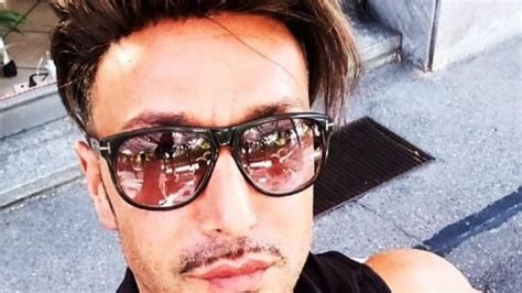 Sistemiamo Sto Gay Di M Cantante Picchiato Dopo Il Pride A Torino