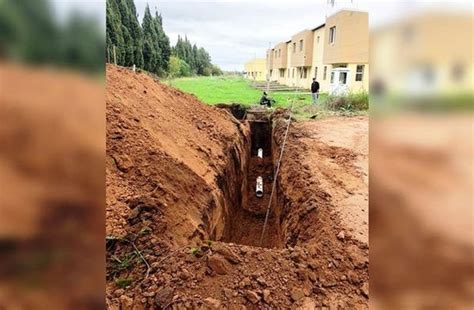 Avanza La Obra De Nexos De Las Redes De Agua Y Cloacas En El Barrio 104 Viviendas Noticias De