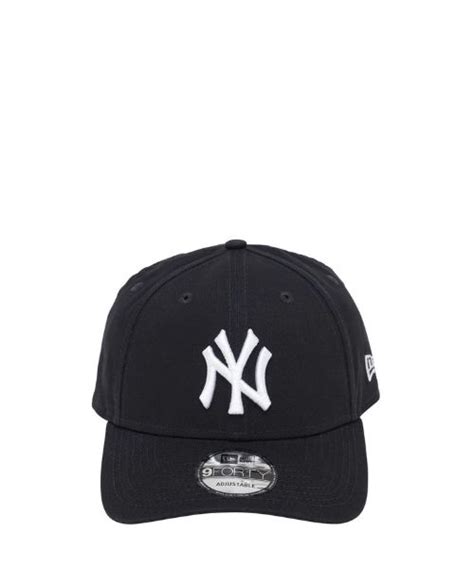 15 Baseball Caps to Add to Your Fall Wardrobe | ELLE Canada Magazine | Beauty, Fashion and ...