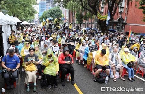 直擊／青島東路占滿5千人！民團控：立法院恐成為超級特偵組 Ettoday生活新聞 Ettoday新聞雲