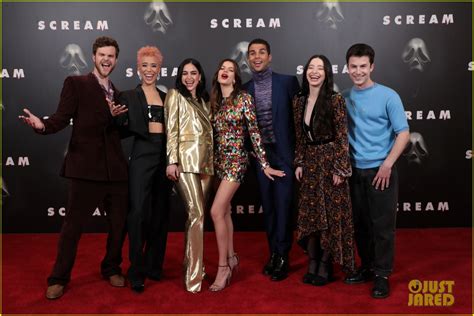 Full Sized Photo of scream cast photo call los angeles 31 | Dylan ...