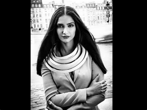 Sonam Kapoor Sonam Kapoor On Vogue Cover Sonam Kapoor Cleavage Show Sonam Kapoor Hot