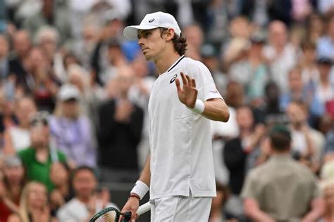 Novak Djokovic avanzó a las semifinales de Wimbledon sin jugar Alex De