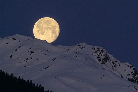 Disfruta del espectáculo de la Luna de nieve que alumbrará el cielo