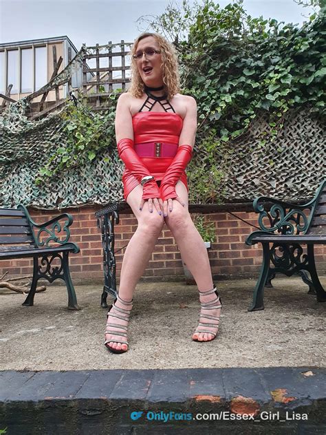 English Milf Lisa Essex Flashing In The Garden Pics Xhamster