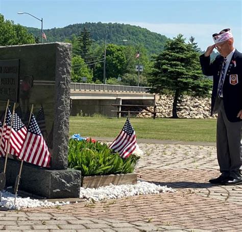 Mansfield Vfw Honors Those Who Gave Their Lives For Us Local