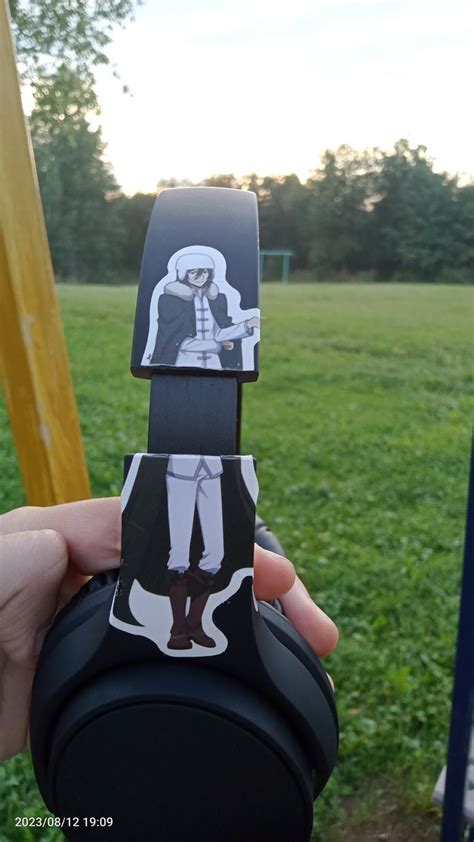 Наклейки с гоголем не было 😭 | Злые принцессы дисней, Бешеные псы ...