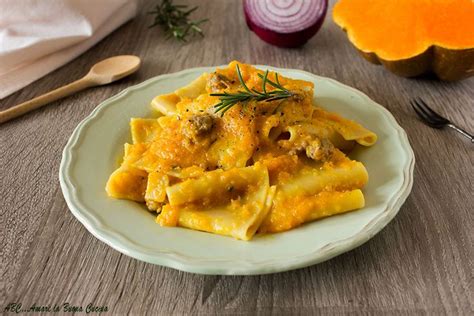 Paccheri Con Crema Di Zucca E Salsiccia Abc Amare La Buona Cucina