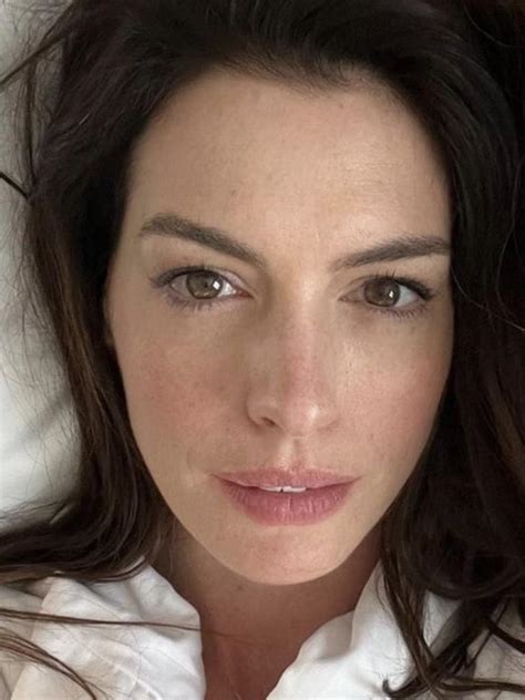 Au Naturel Anne Hathaway Looks Ageless In New Makeup Free Selfie