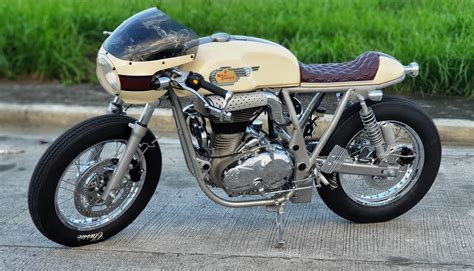 “reina Del Camino” Continental Gt 535 Cafe Racer Bikebound