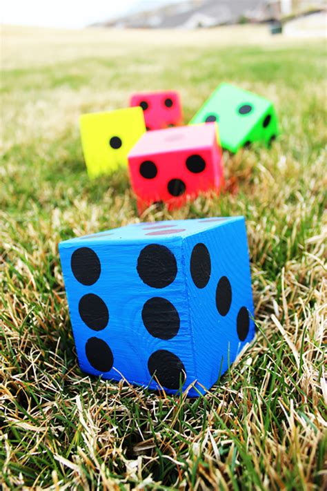 DIY Lawn Yahtzee Dice | Spring Party Outside Game