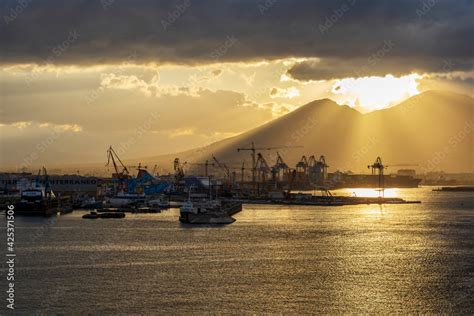 Sunrise on Mount Vesuvius, port of the Gulf of Naples, Italy Stock ...