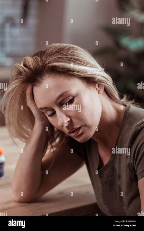 Reife Blonde Frau Fotos Und Bildmaterial In Hoher Aufl Sung Alamy