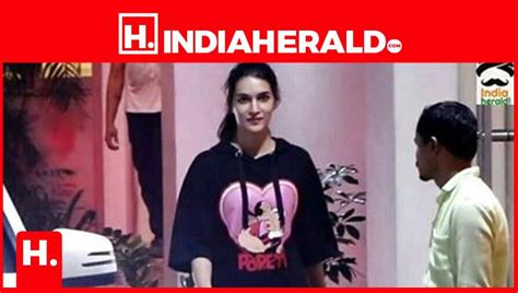 Kriti Sanon Hot Thighs Show In These Photo Stills