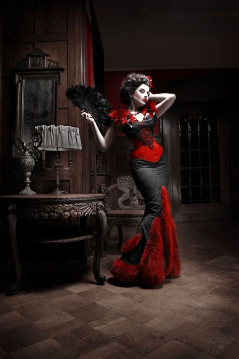 Steampunk Fashion Guide: Scarlet Lady