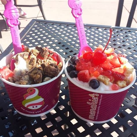 Menchies Frozen Yogurt