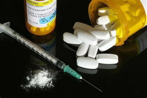 Pharmacy Chains To Face First Us Legal Trial Related To Opioid Crisis