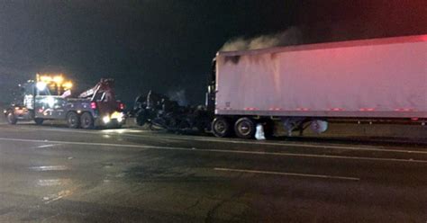 Fiery Big Rig Crash Closes Highway In Dallas Cbs Texas