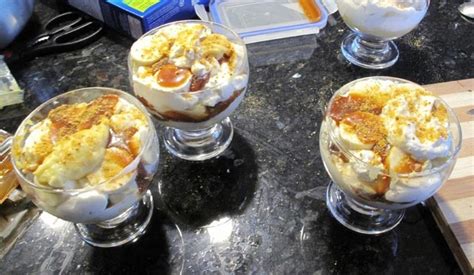 How's this for a quick dessert: This is layered sliced bananas with ...