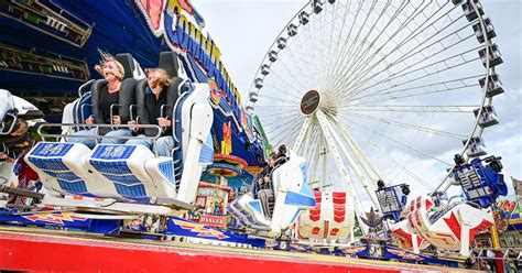 Pützchens Markt 2022 In Bonn Ist Eröffnet Festumzug Fassanstich