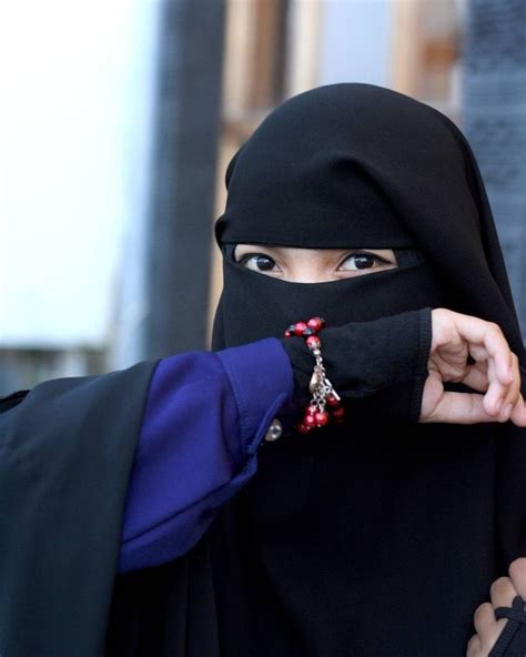 Pin Oleh Islamic History Di Muslim Niqaab Drees Wanita Orang Pakaian