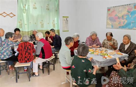 乐享幸福“食”光，河南沁阳崇义镇“老年餐桌”开饭啦~ 大河新闻