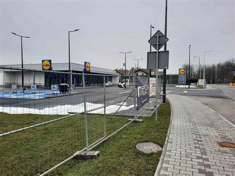 Nowy Lidl w Katowicach już zbudowany Trwa wyposażanie wnętrza