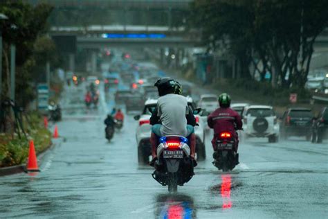 Hujan Berpeluang Turun Di Sejumlah Kota Besar Di Indonesia