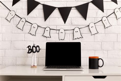 Spooky Halloween Decorations For Your Office Desk Or Cubicle