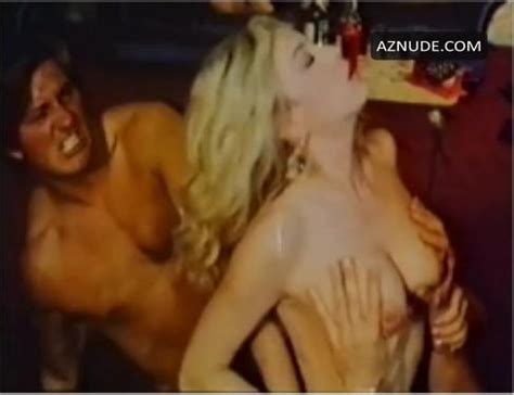 LA BOTTEGA DEL PIACERE NUDE SCENES AZNude