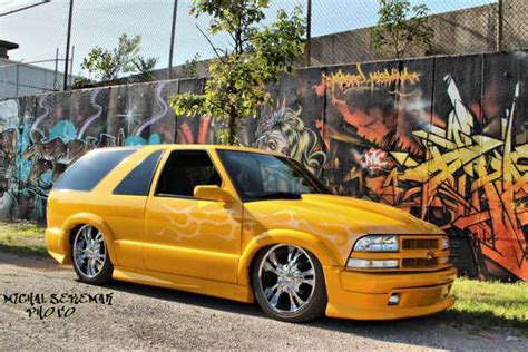 Custom Built Air Ride 2002 Chevy S10 Xtreme Blazer - 1GNCS18W82K211290